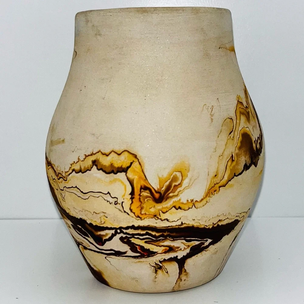 VINTAGE NEMADJI POTTERY CREAM  BROWN ORANGE MARBLE SWIRL VASE 5.5” Tall EUC